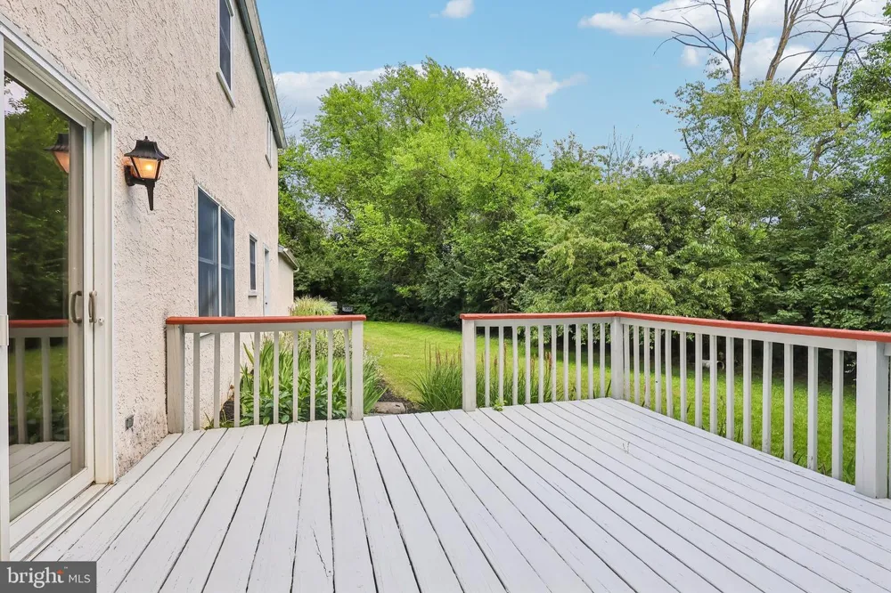 8 LONG DRIVE Downingtown, PA 19335