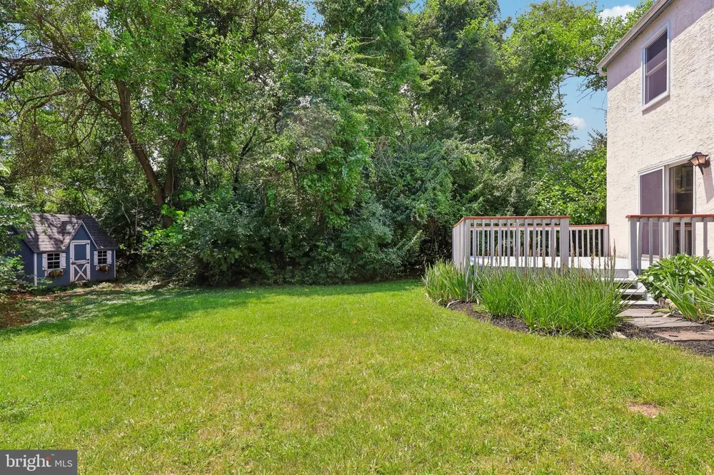 8 LONG DRIVE Downingtown, PA 19335