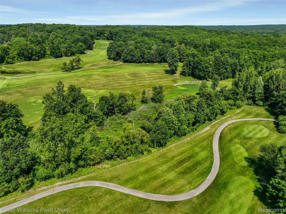 2100 Shane Court Addison Township, MI 48370