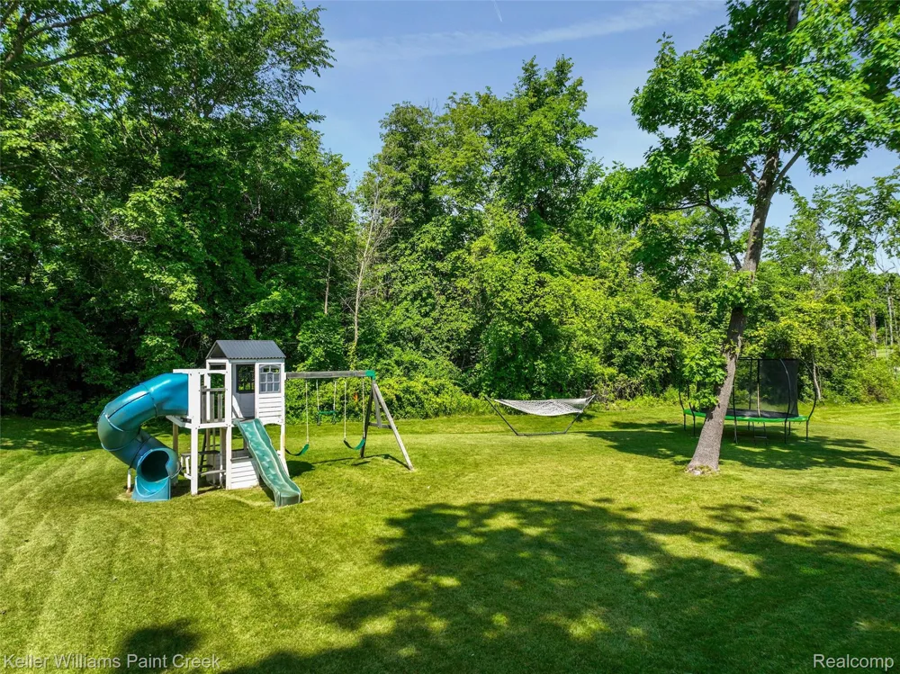 2100 Shane Court Addison Township, MI 48370