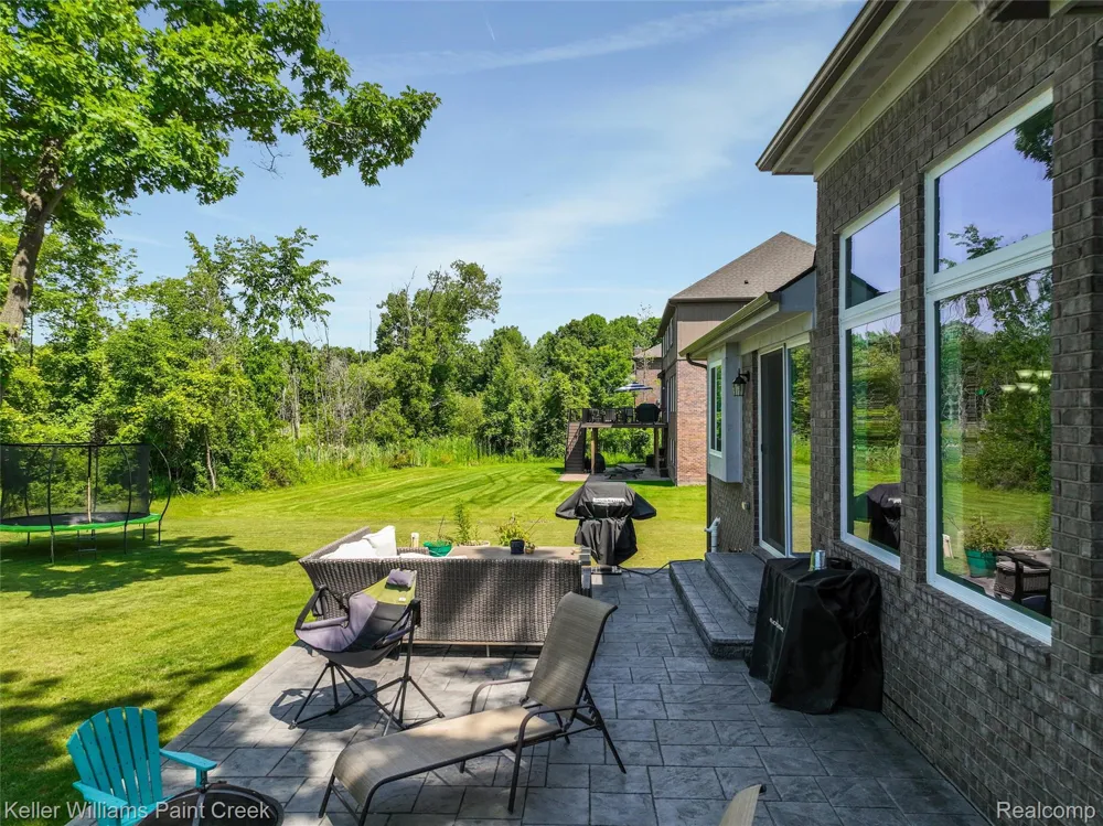 2100 Shane Court Addison Township, MI 48370