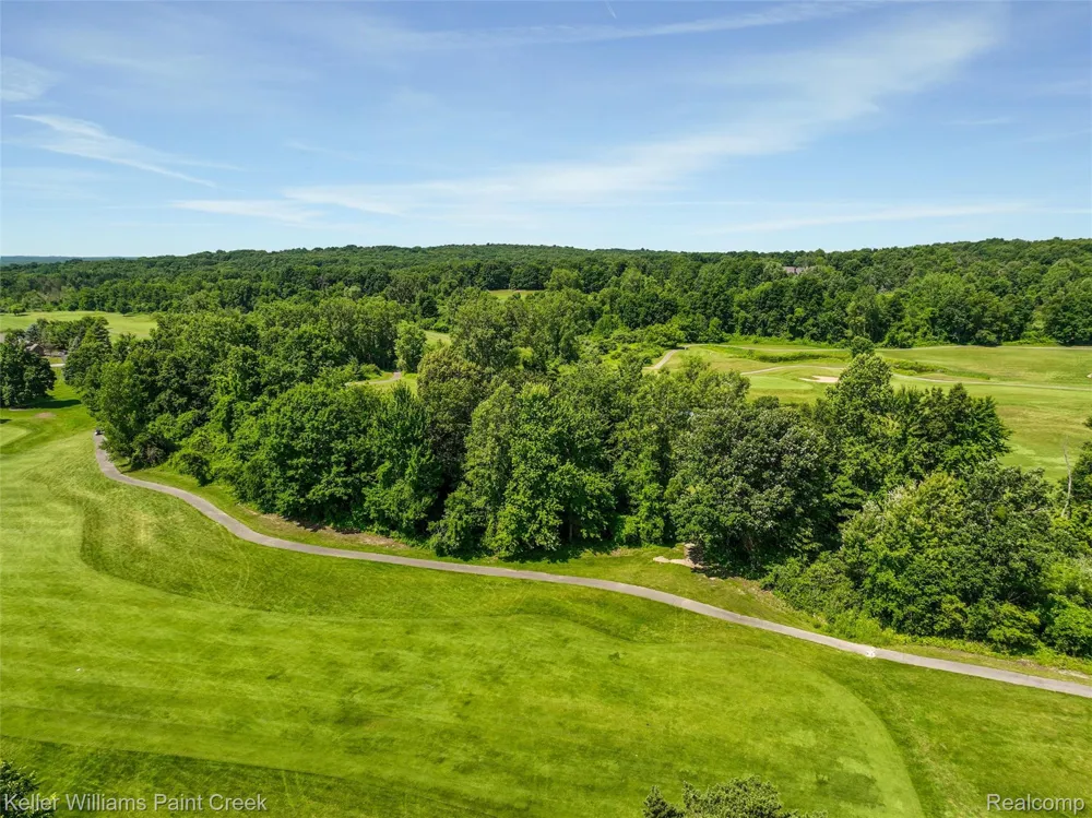 2100 Shane Court Addison Township, MI 48370