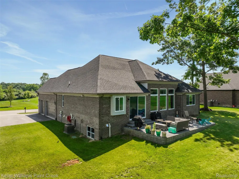 2100 Shane Court Addison Township, MI 48370