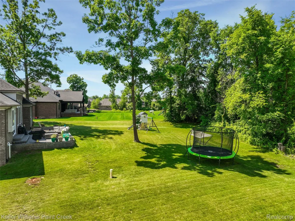 2100 Shane Court Addison Township, MI 48370