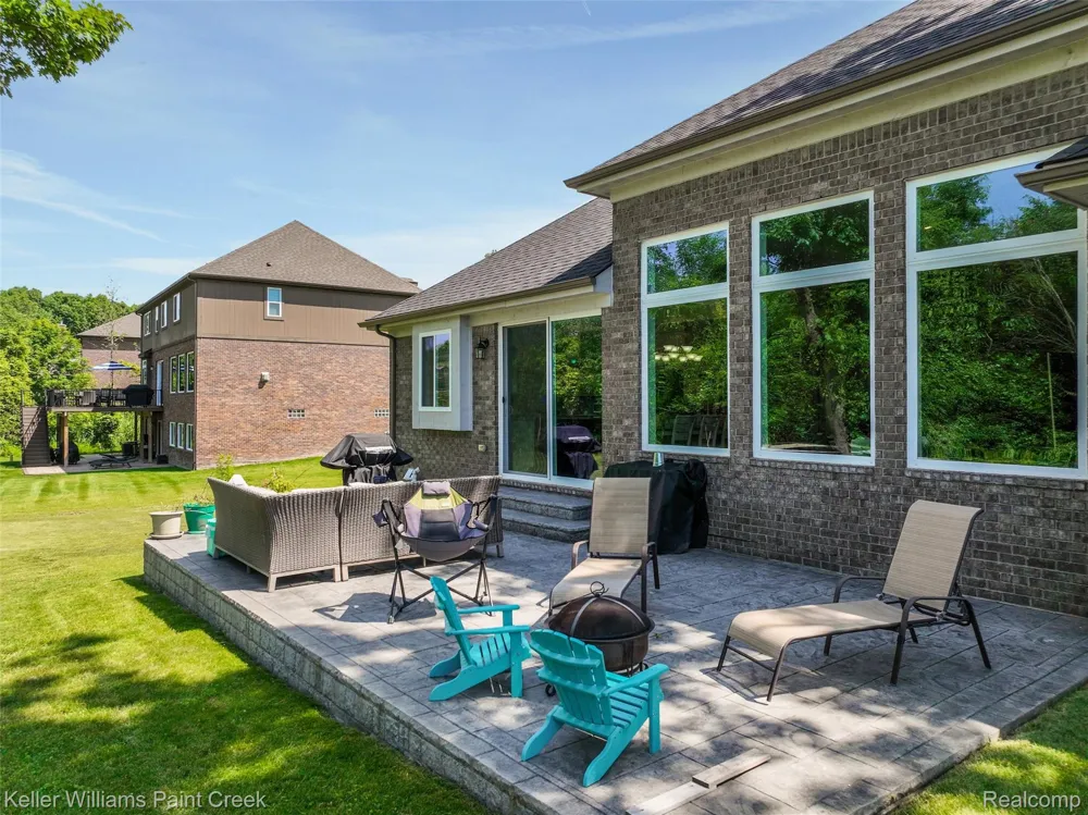2100 Shane Court Addison Township, MI 48370
