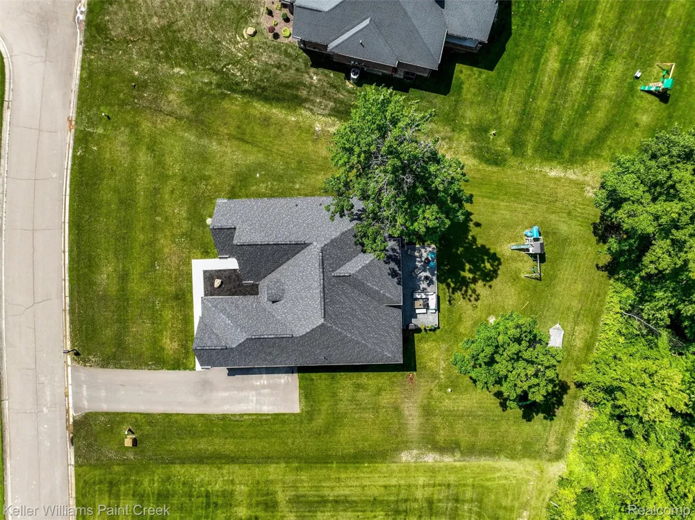 2100 Shane Court Addison Township, MI 48370