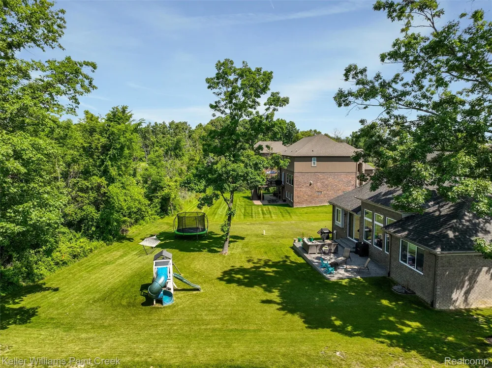 2100 Shane Court Addison Township, MI 48370