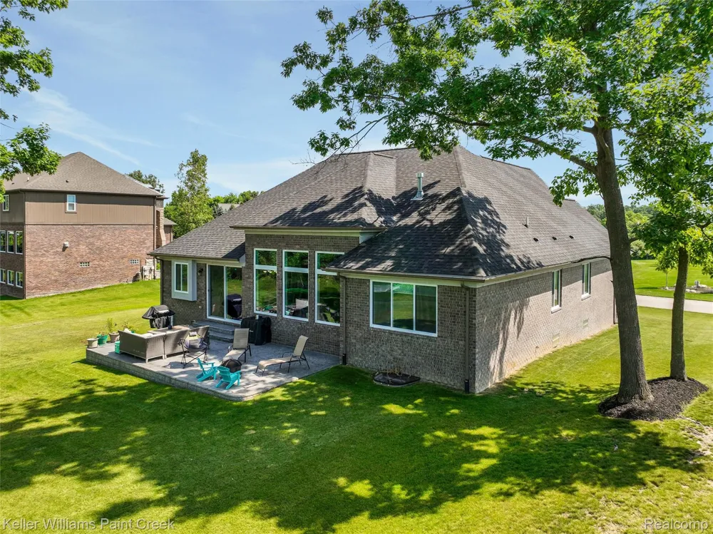 2100 Shane Court Addison Township, MI 48370