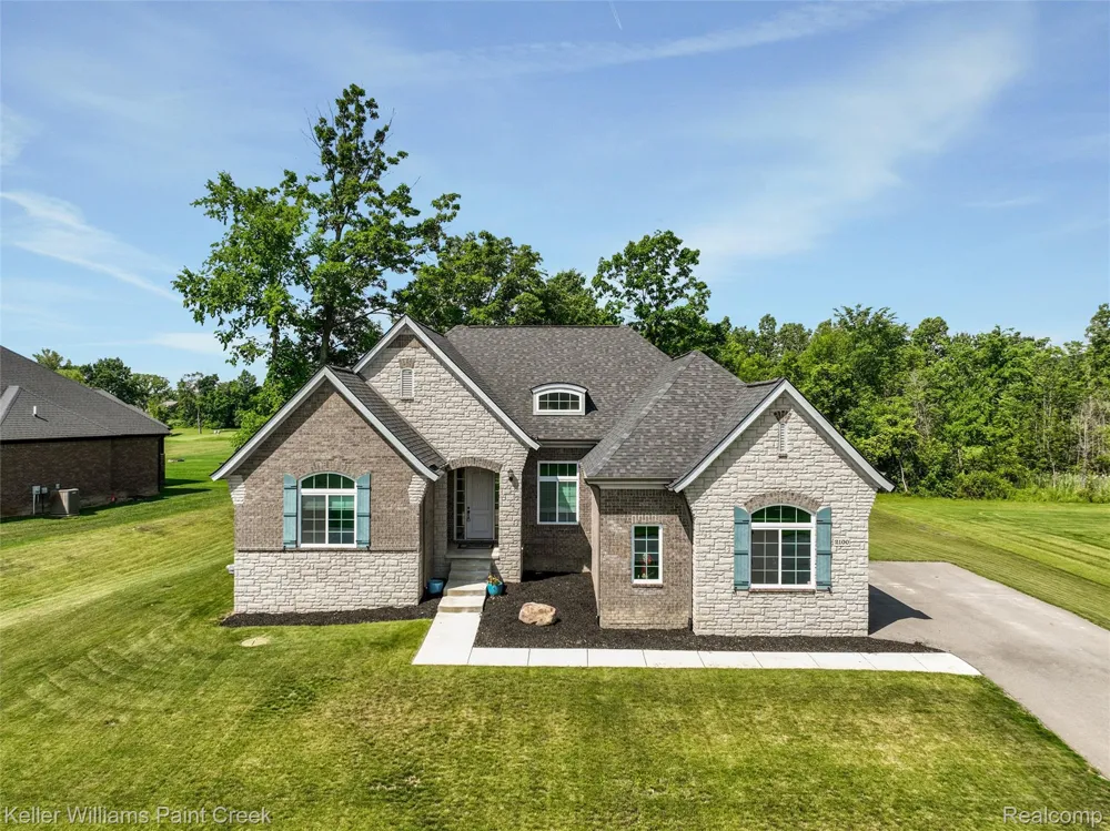 2100 Shane Court Addison Township, MI 48370