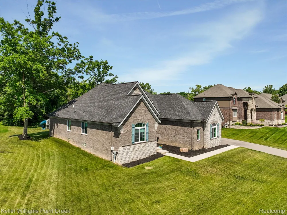 2100 Shane Court Addison Township, MI 48370