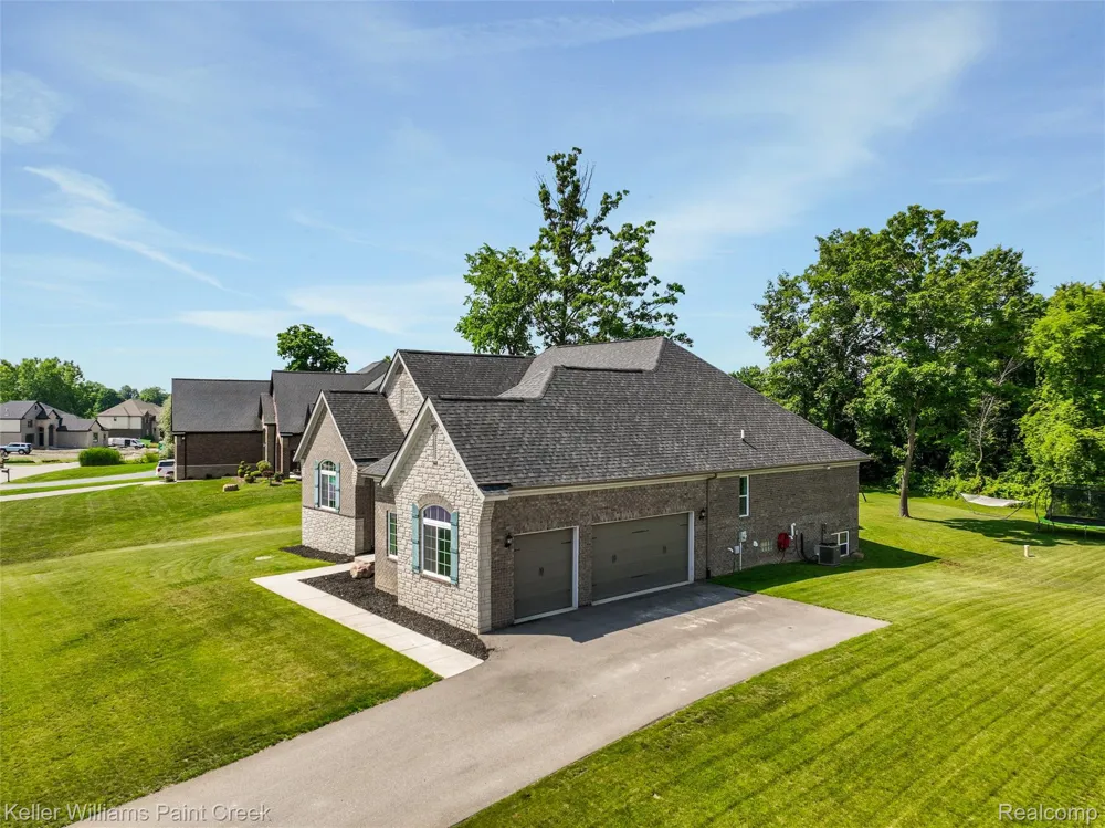 2100 Shane Court Addison Township, MI 48370