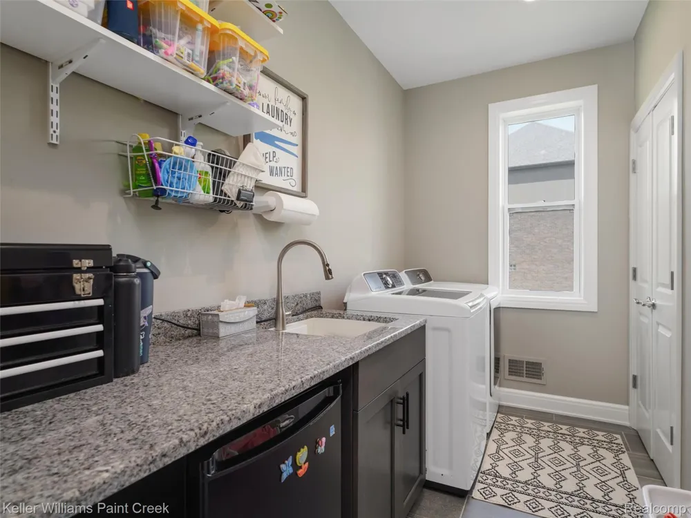 2100 Shane Court Addison Township, MI 48370