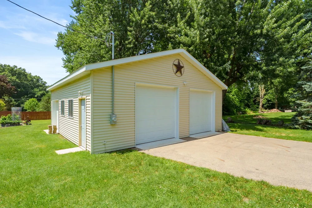 68334 Apple Lane Keeler Township, MI 49022