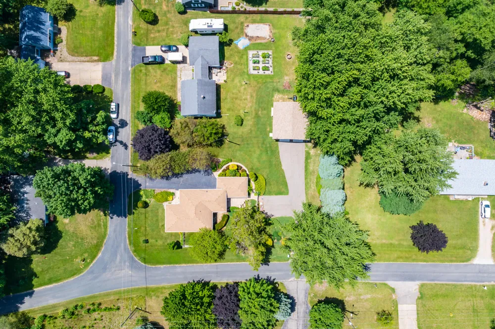 68334 Apple Lane Keeler Township, MI 49022