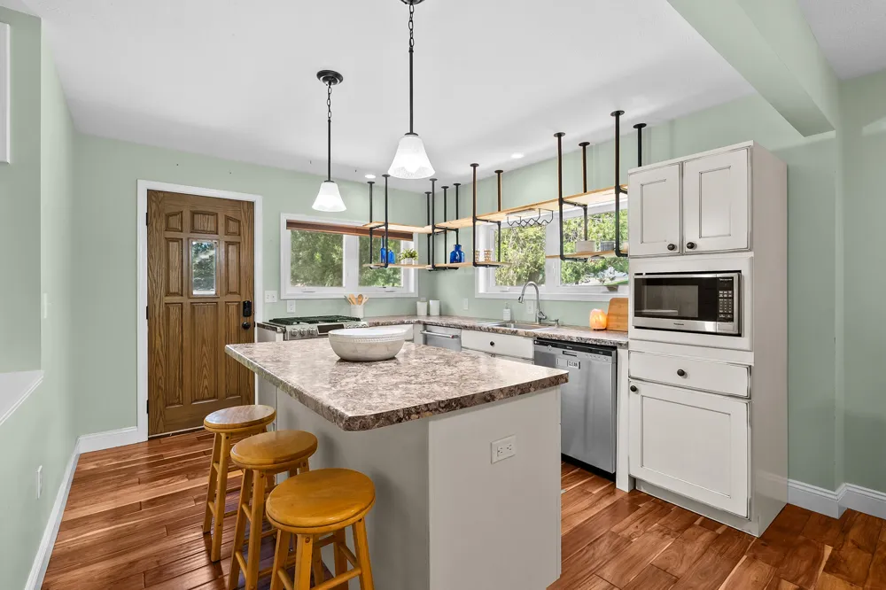 68334 Apple Lane Keeler Township, MI 49022