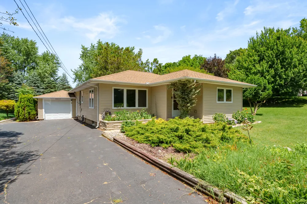68334 Apple Lane Keeler Township, MI 49022