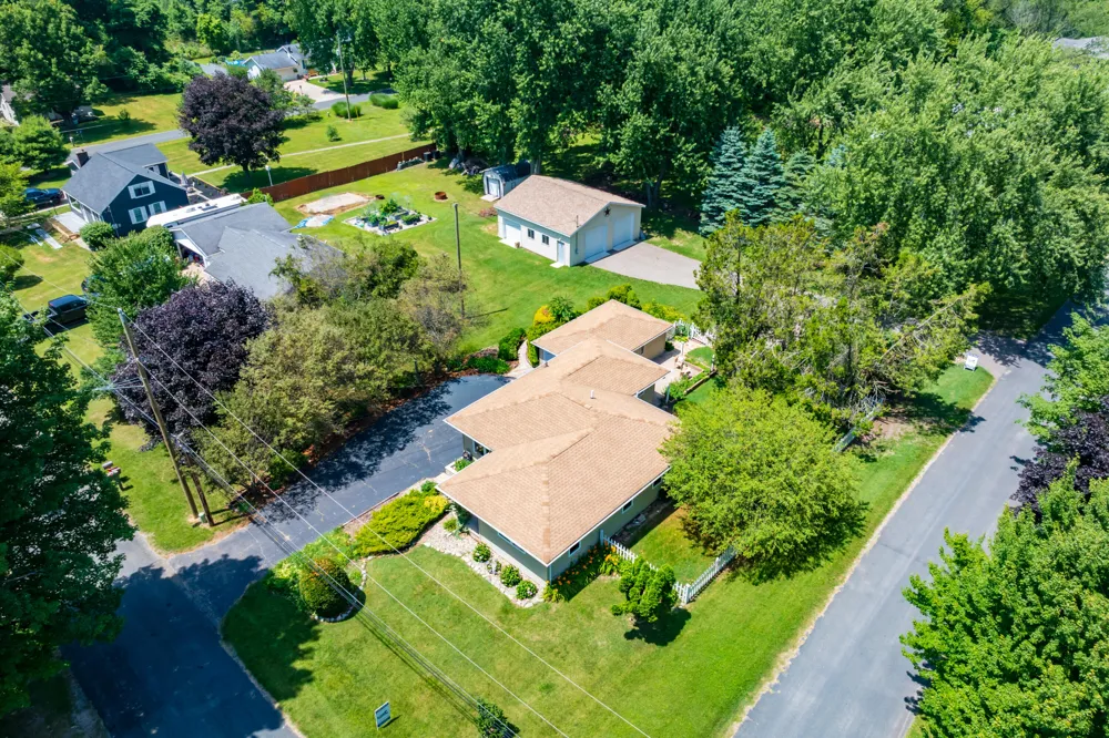 68334 Apple Lane Keeler Township, MI 49022