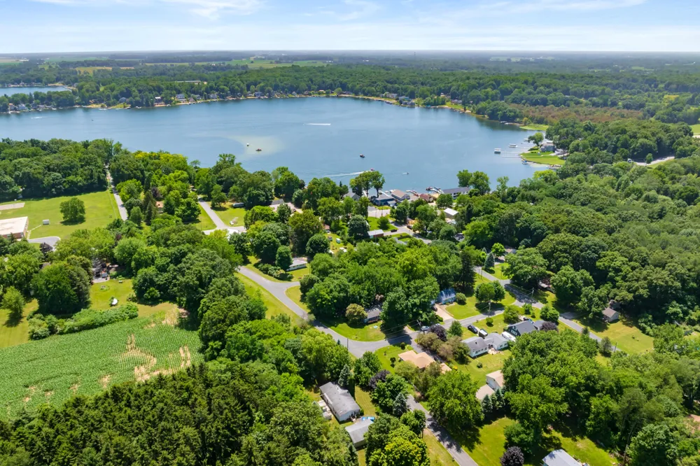 68334 Apple Lane Keeler Township, MI 49022