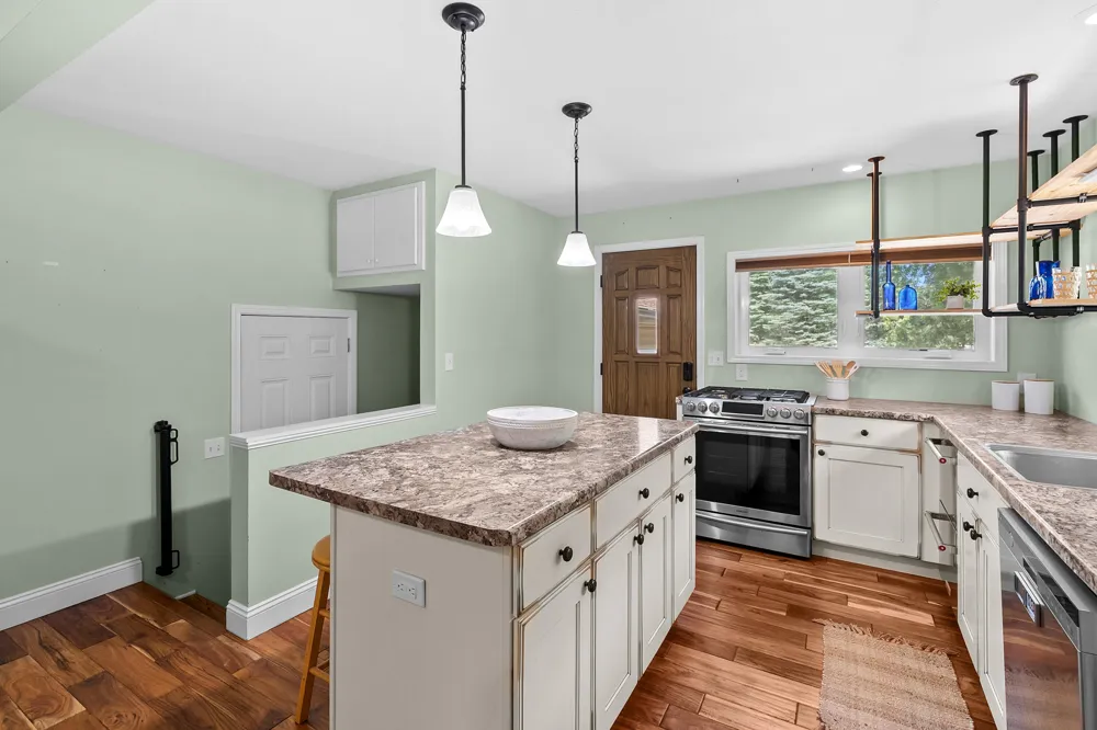 68334 Apple Lane Keeler Township, MI 49022