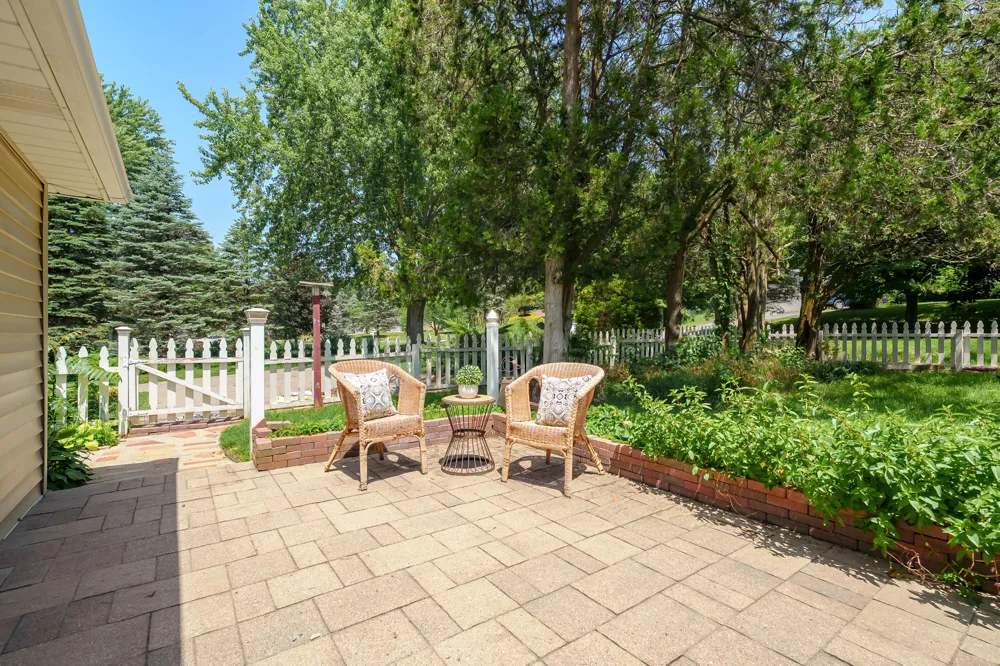 68334 Apple Lane Keeler Township, MI 49022