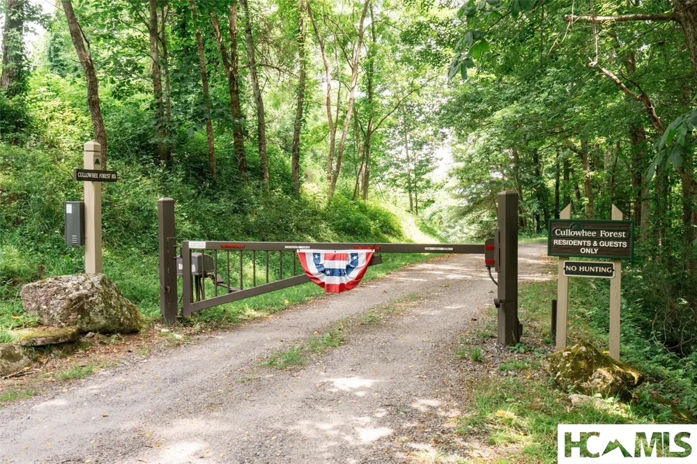 27 Cullowhee Forest rd Road Cullowhee, NC 28723