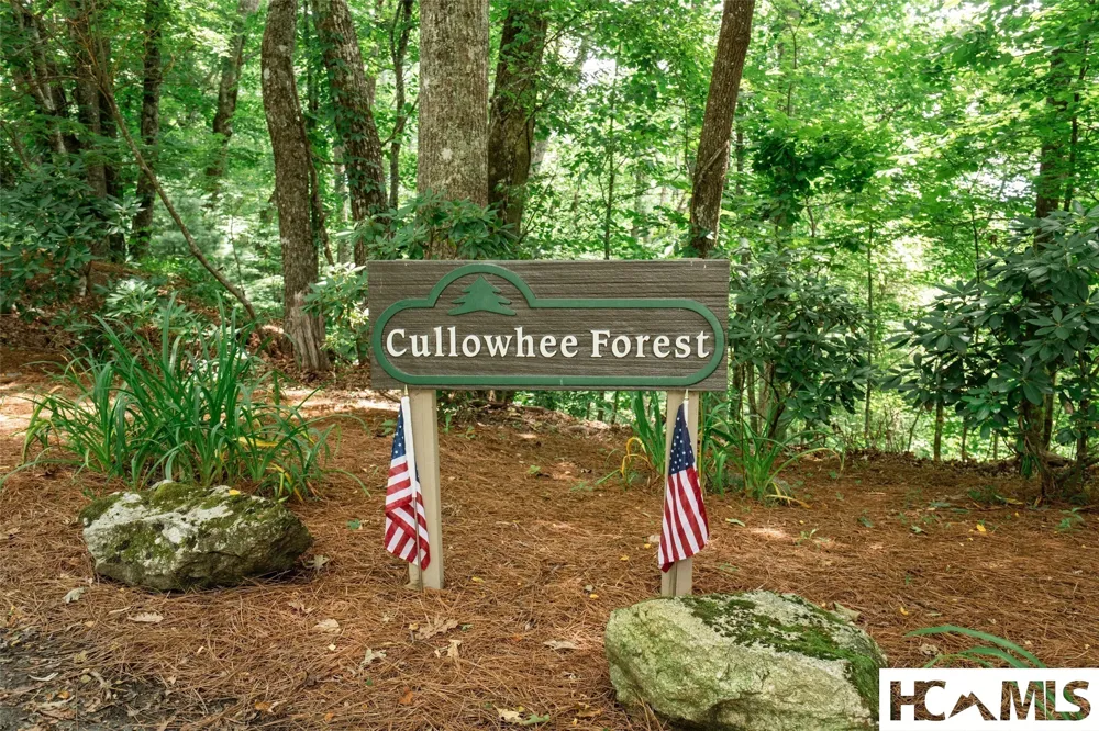 27 Cullowhee Forest rd Road Cullowhee, NC 28723