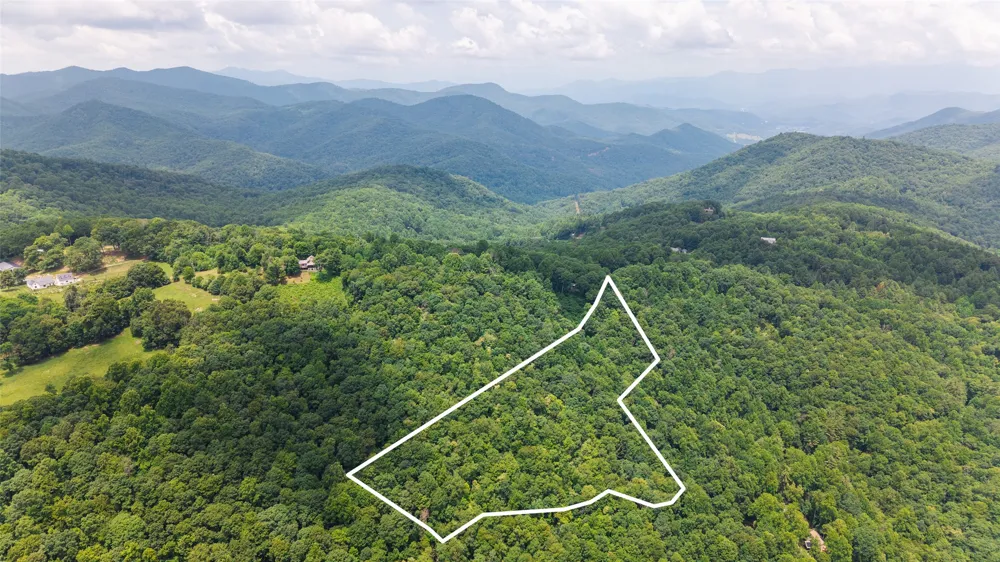 27 Cullowhee Forest rd Road Cullowhee, NC 28723