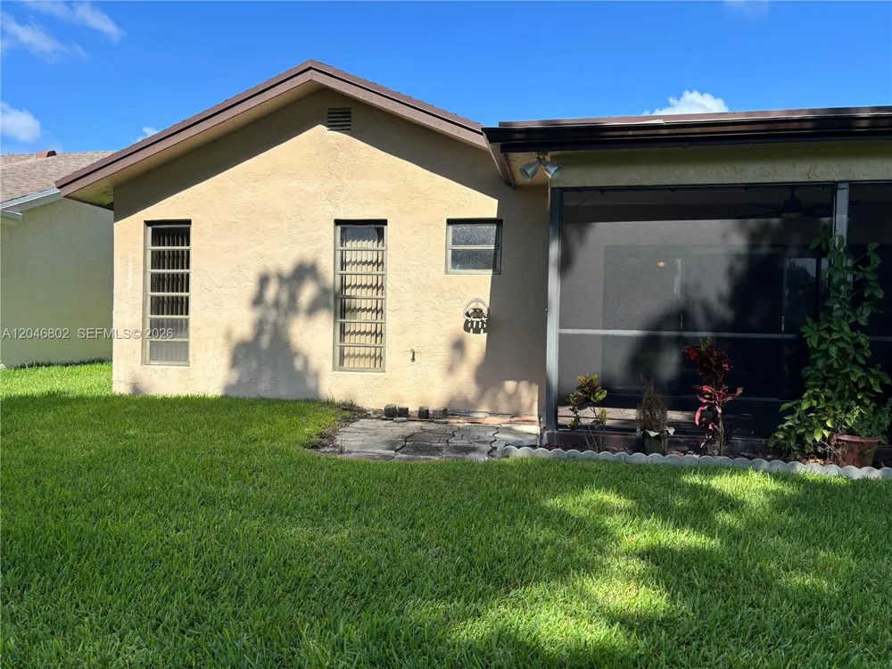 18052 S 105th Ave S #18052 Boca Raton, FL 33498