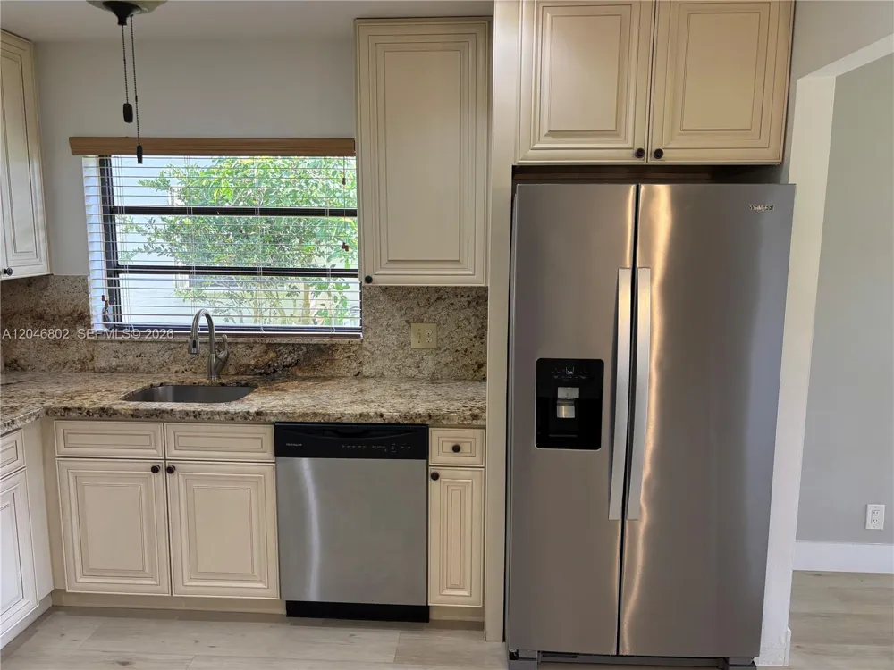 18052 S 105th Ave S #18052 Boca Raton, FL 33498