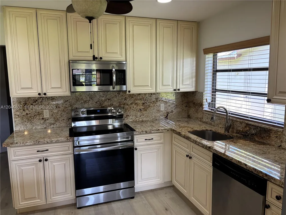 18052 S 105th Ave S #18052 Boca Raton, FL 33498
