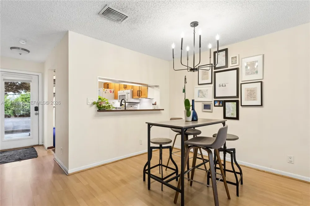 3050 S Oakland Forest Dr #2008 Oakland Park, FL 33309