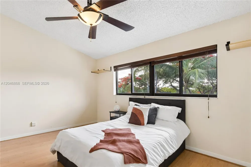 3050 S Oakland Forest Dr #2008 Oakland Park, FL 33309