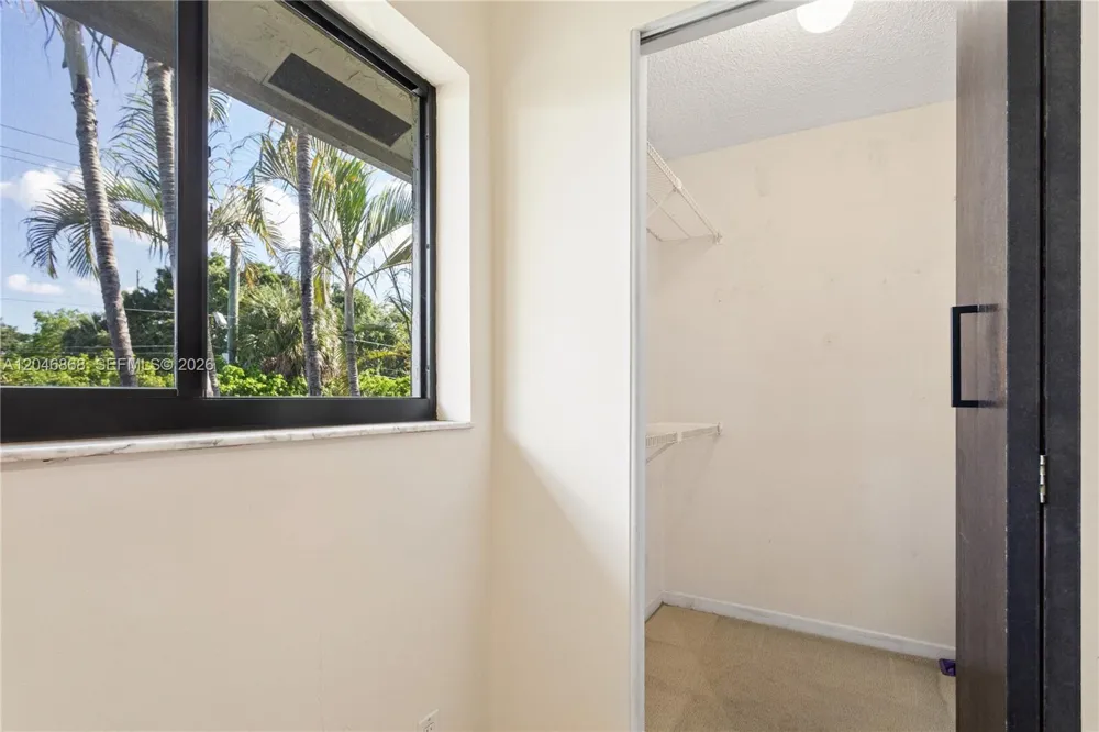 3050 S Oakland Forest Dr #2008 Oakland Park, FL 33309