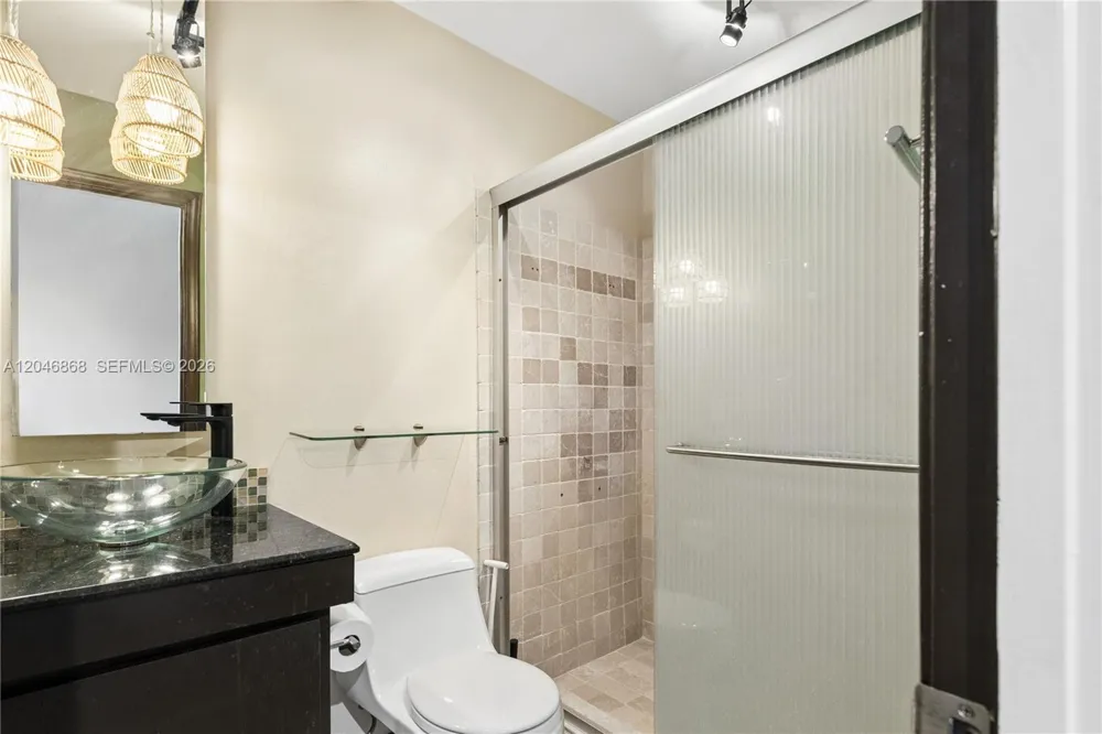 3050 S Oakland Forest Dr #2008 Oakland Park, FL 33309
