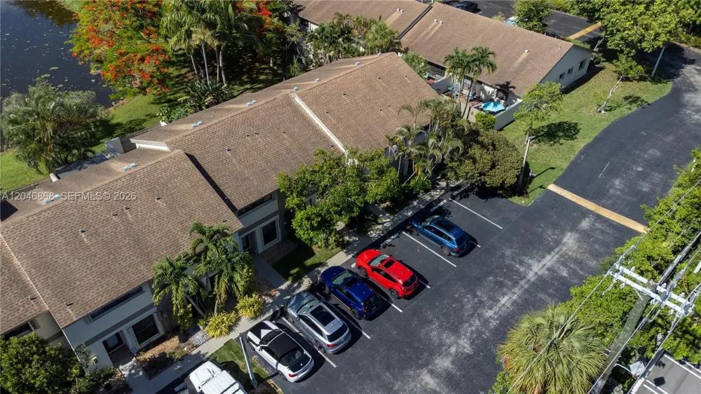 3050 S Oakland Forest Dr #2008 Oakland Park, FL 33309