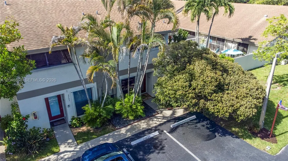 3050 S Oakland Forest Dr #2008 Oakland Park, FL 33309