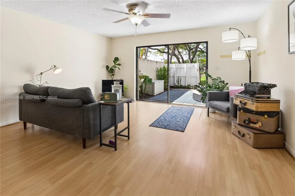 3050 S Oakland Forest Dr #2008 Oakland Park, FL 33309