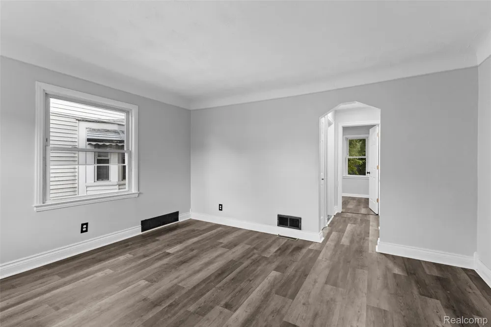929 White Avenue Lincoln Park City, MI 48146