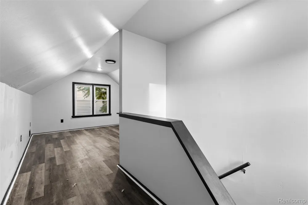 929 White Avenue Lincoln Park City, MI 48146