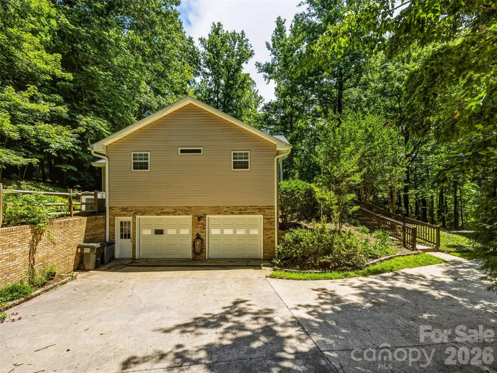 206 Camellia Way Laurel Park, NC 28739