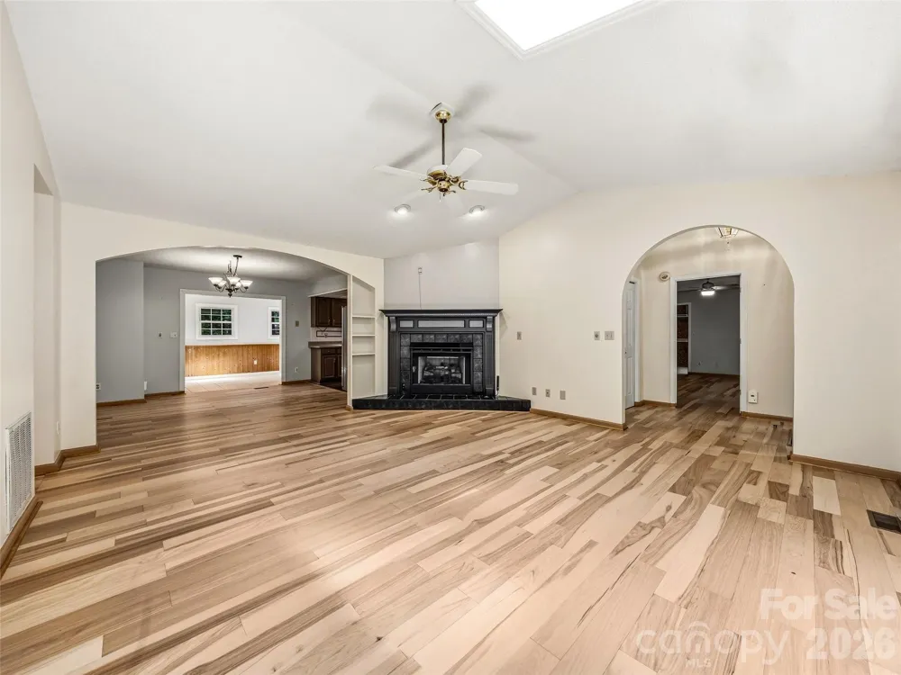 206 Camellia Way Laurel Park, NC 28739