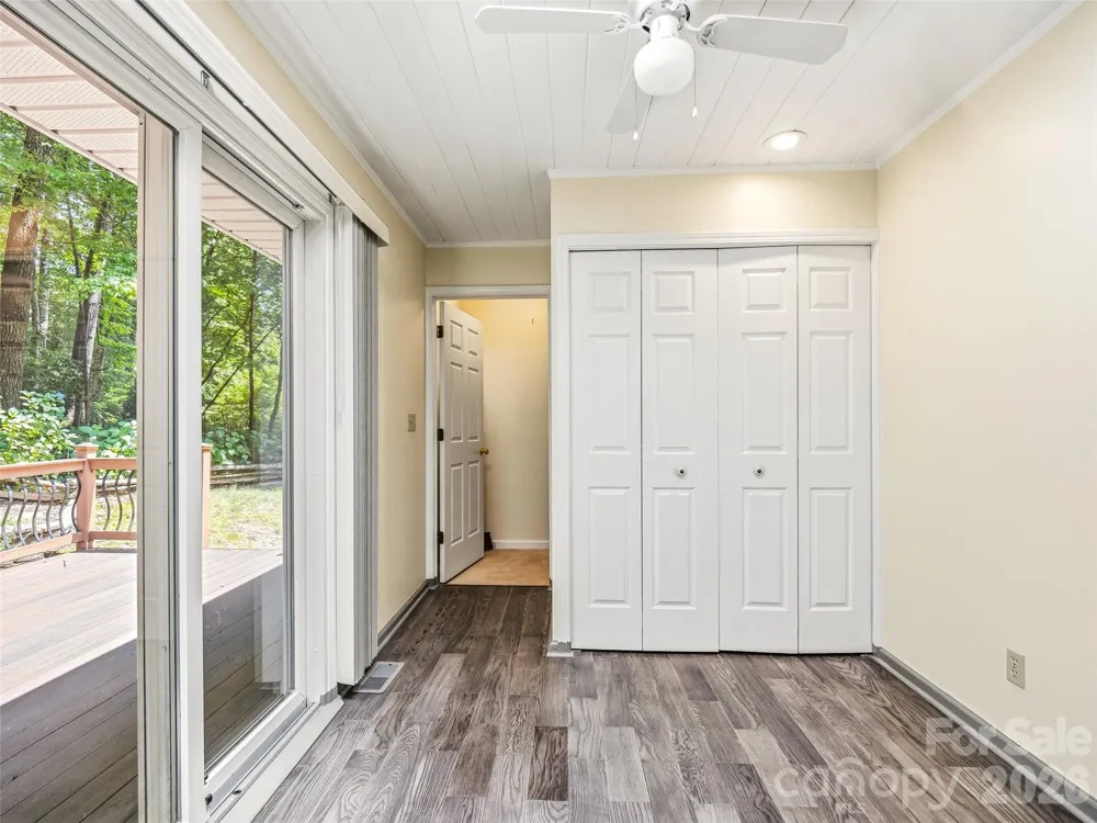 206 Camellia Way Laurel Park, NC 28739