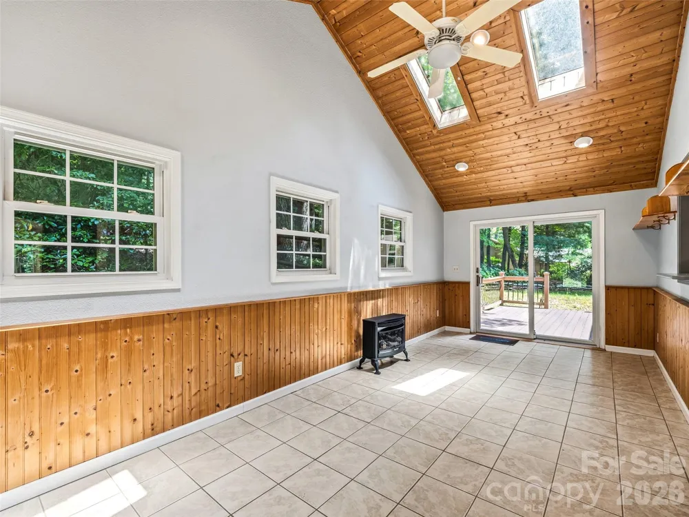 206 Camellia Way Laurel Park, NC 28739