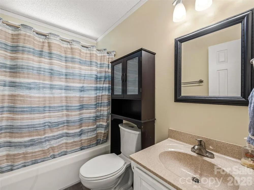 206 Camellia Way Laurel Park, NC 28739