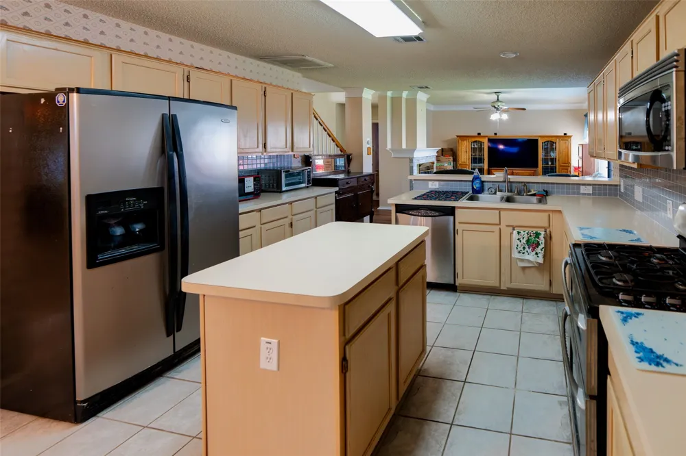 726 Spring Mills Road Mesquite, TX 75181