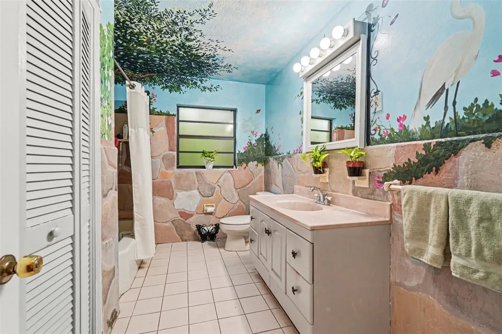 10308 OAKLEAF AVENUE Tampa, FL 33612