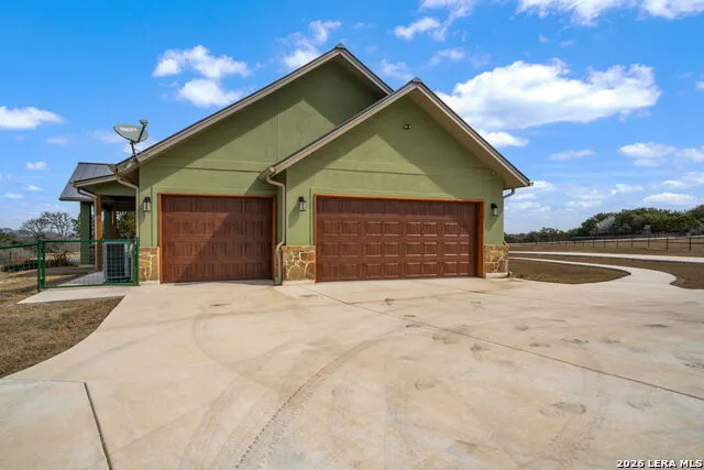 236 Bridle Chase Bandera, TX 78003