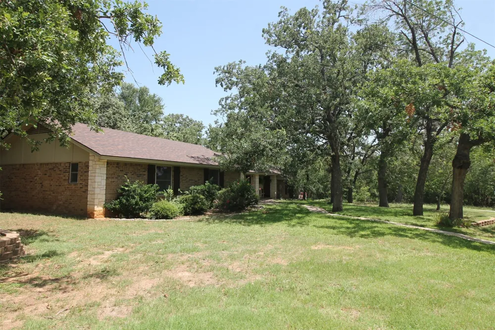 600 Runaway Bay Drive Runaway Bay, TX 76426