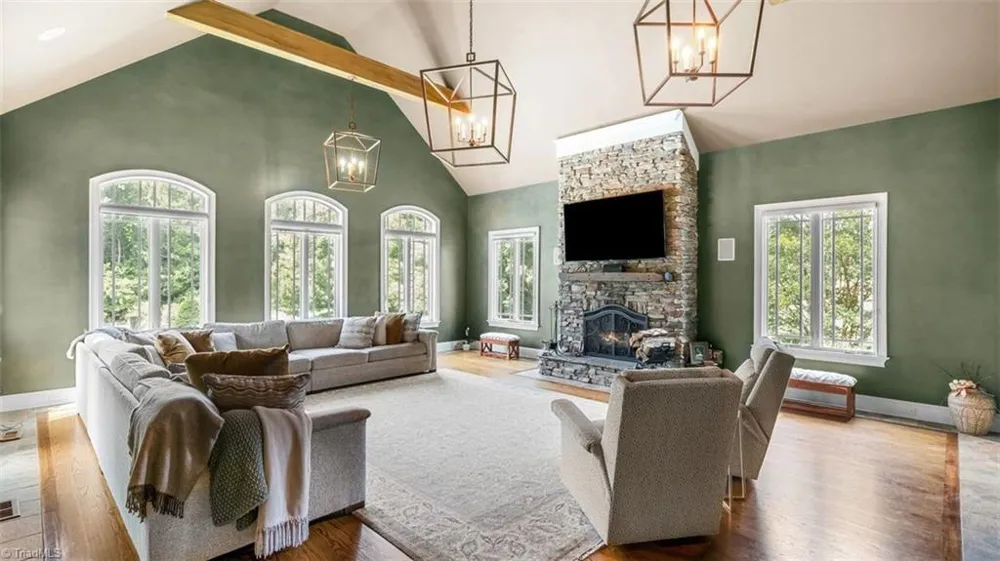 636 Lee Road Thomasville, NC 27360