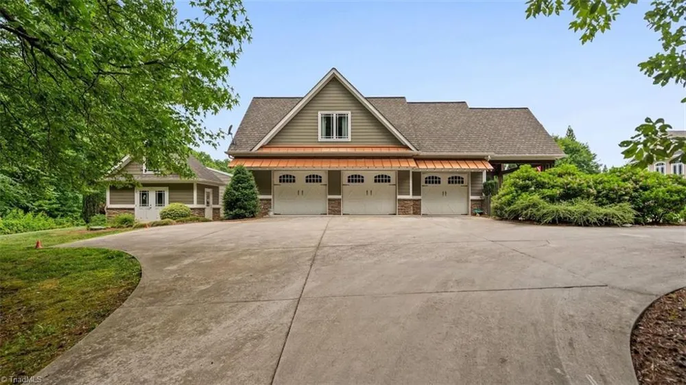 636 Lee Road Thomasville, NC 27360